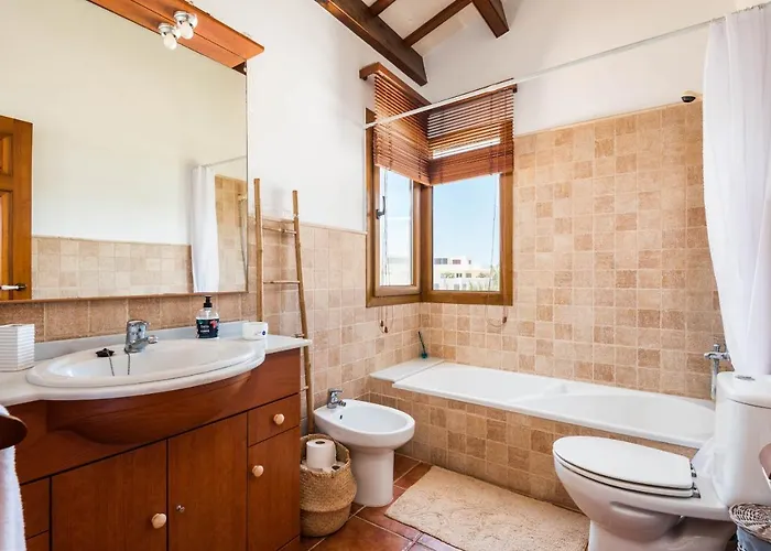 Lasaienea 4 Bedroom Villa, וילה *