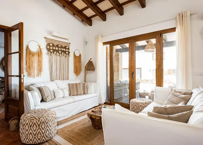 Lasaienea 4 Bedroom Villa, Willa Cala Morell