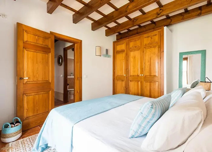 Willa Lasaienea 4 Bedroom Villa,